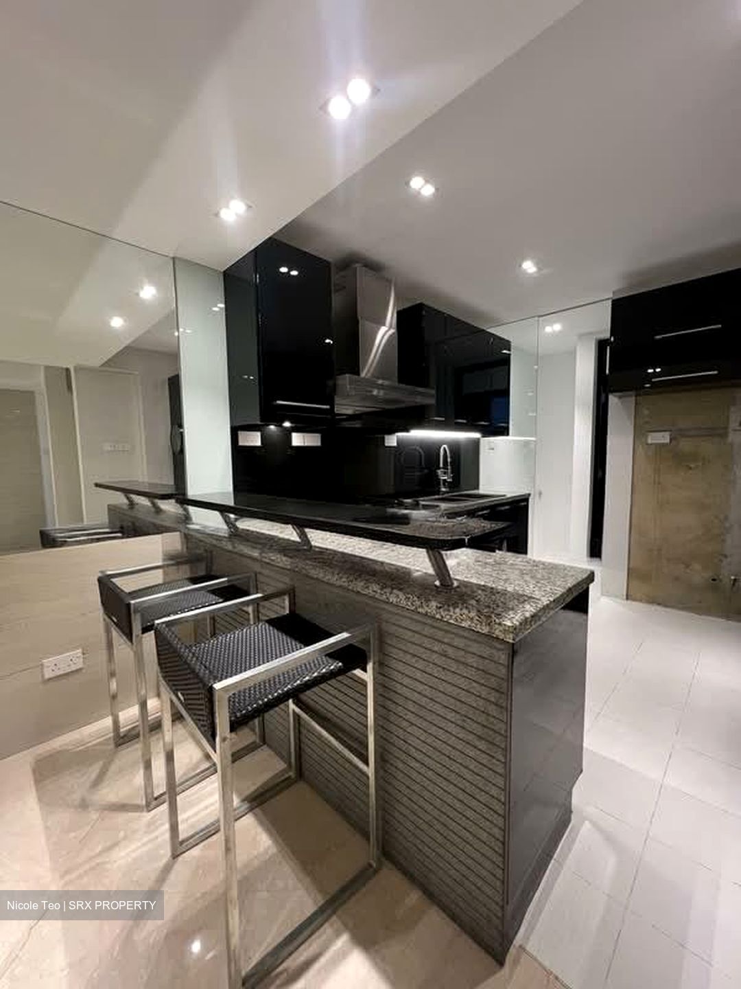 Kew Crescent (D16), Terrace #588303681